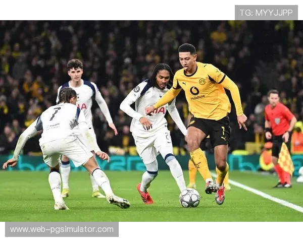 曼联主场2-0完胜热刺，罗梅罗第29分钟染红离场